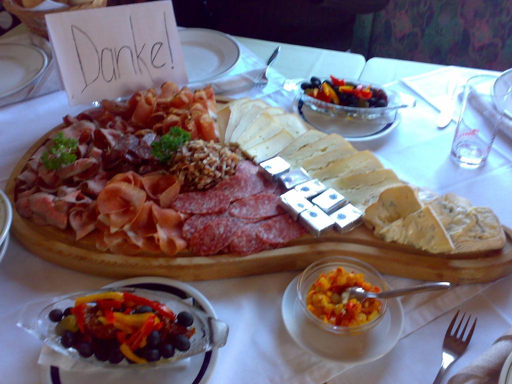 Gasthaus St. Valentin كيوزا المظهر الخارجي الصورة